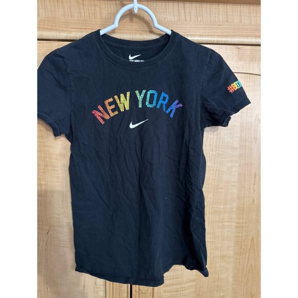 Nike Tee Black New York Rainbow Logo Athletic T-Shirt Junior S - Picture 2 of 5